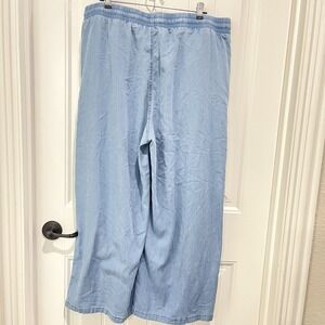Women's Small Blue Chambray Wide Leg Pull On Drawstring Plus 18 Short Coastal